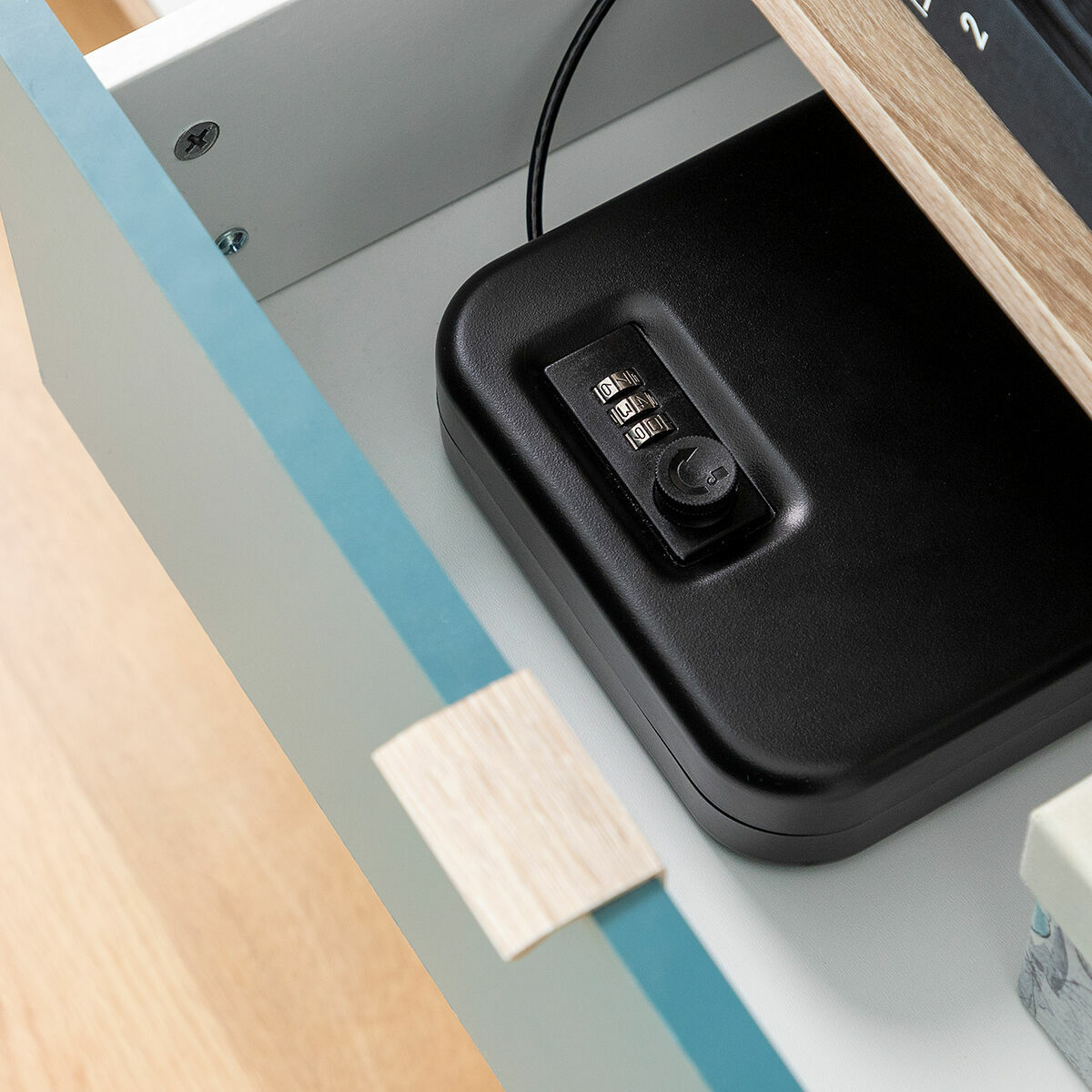 innovagoods-prenosim-seif-sas-zashtiten-kabel-prisaven-8